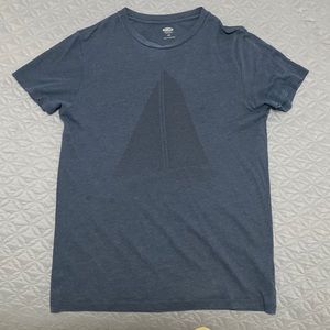 Small Old Navy tee